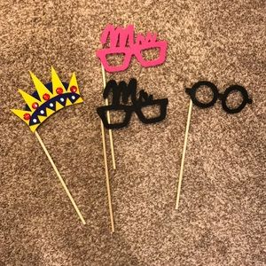 Random photobooth props